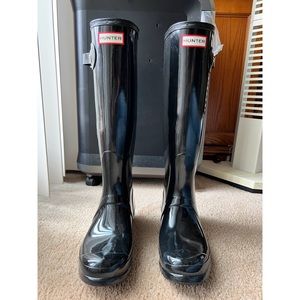 Hunter Boots NWOT never worn, black rubber Hunter boots - size 9